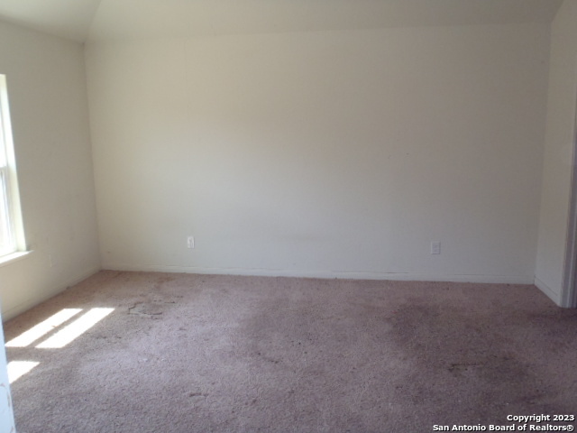 Listing photo id 5 for 203 Azalea Way