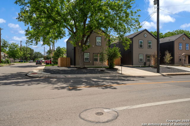 Image 26 of 27 For 1104 Gevers St S