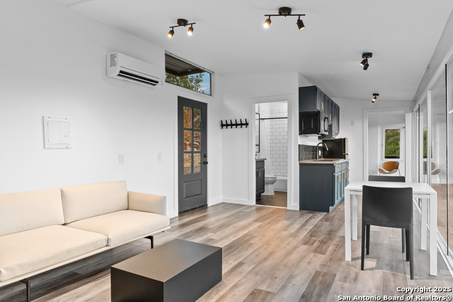 Image 13 of 37 For 1645 Trail Pass Dr