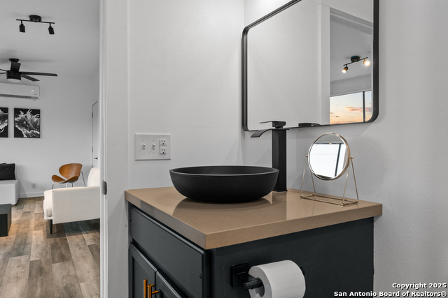 Image 21 of 37 For 1645 Trail Pass Dr