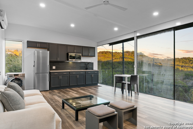 Image 3 of 37 For 1645 Trail Pass Dr