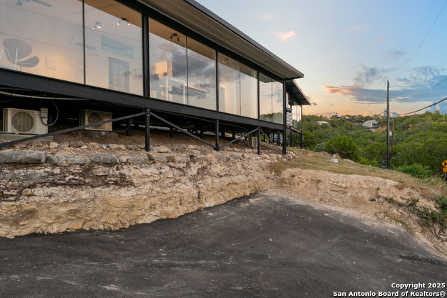 Image 30 of 37 For 1645 Trail Pass Dr