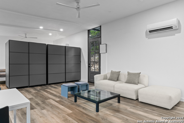 Image 6 of 37 For 1645 Trail Pass Dr