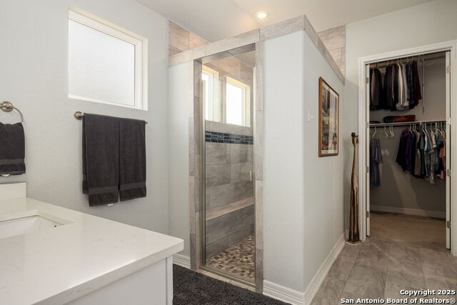 Listing photo id 18 for 705 Treetop Pass