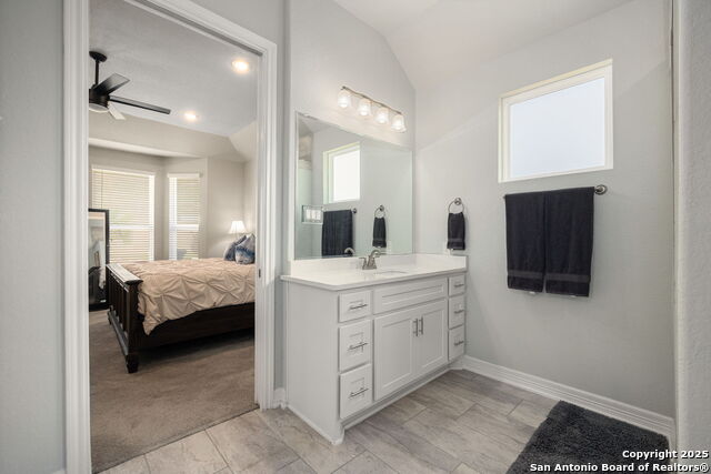 Listing photo id 21 for 705 Treetop Pass