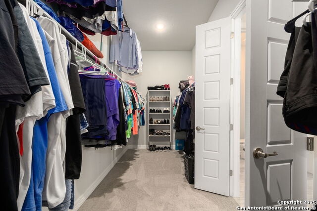 Listing photo id 24 for 705 Treetop Pass