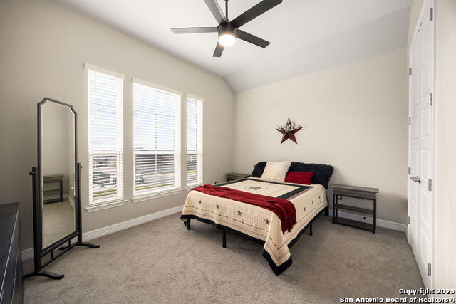 Listing photo id 26 for 705 Treetop Pass