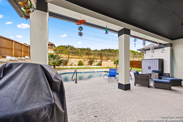 Listing photo id 33 for 705 Treetop Pass