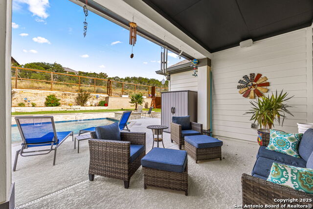 Listing photo id 34 for 705 Treetop Pass