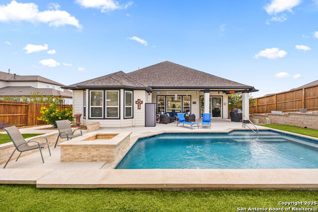 Listing photo id 36 for 705 Treetop Pass