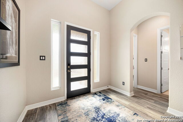 Listing photo id 2 for 705 Treetop Pass