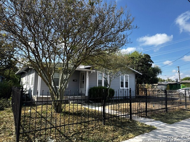 Image 2 of 19 For 520 Pyron  