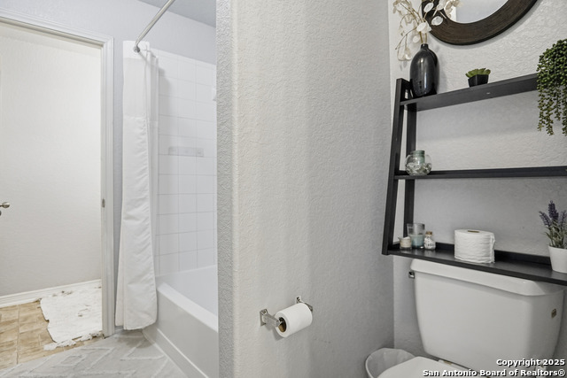 Listing photo id 14 for 11935 Curtis