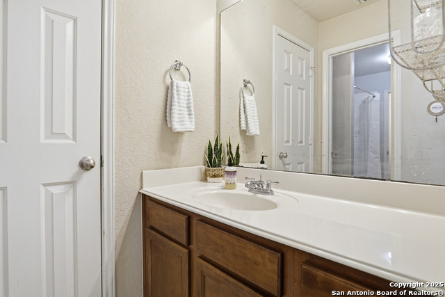 Listing photo id 16 for 11935 Curtis