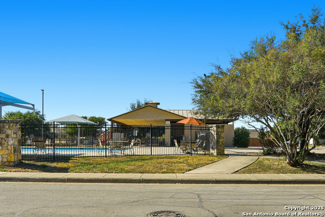 Listing photo id 23 for 11935 Curtis