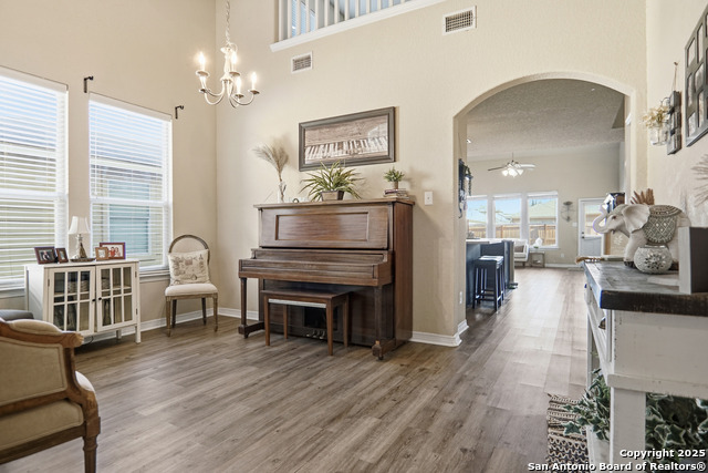 Listing photo id 2 for 11935 Curtis