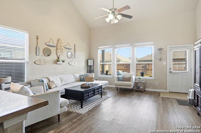 Listing photo id 5 for 11935 Curtis