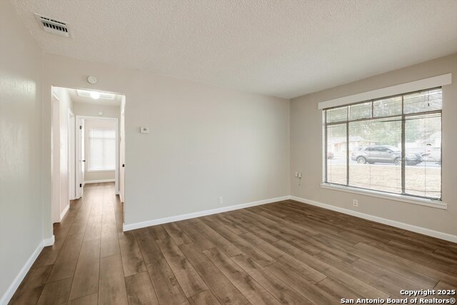 Listing photo id 9 for 110 Woley Drive