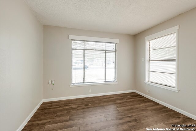 Listing photo id 10 for 110 Woley Drive