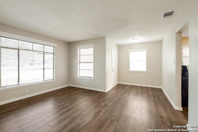 Listing photo id 11 for 110 Woley Drive