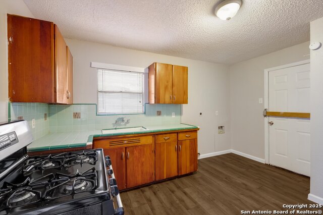 Listing photo id 12 for 110 Woley Drive