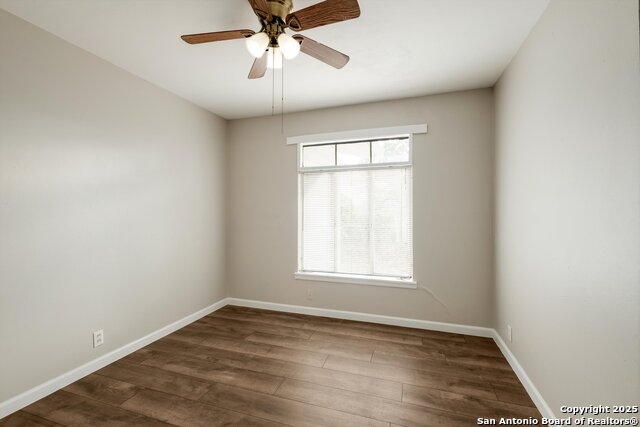 Listing photo id 7 for 110 Woley Drive
