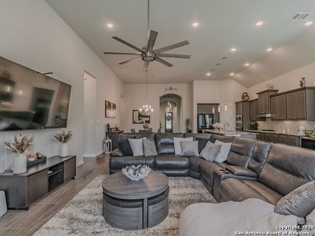 Image 13 of 32 For 180 Cimarron