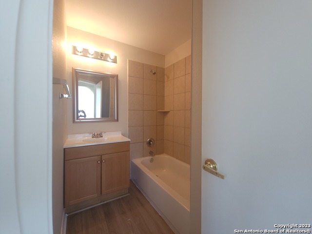 Listing photo id 10 for 10527 Hunters Pond