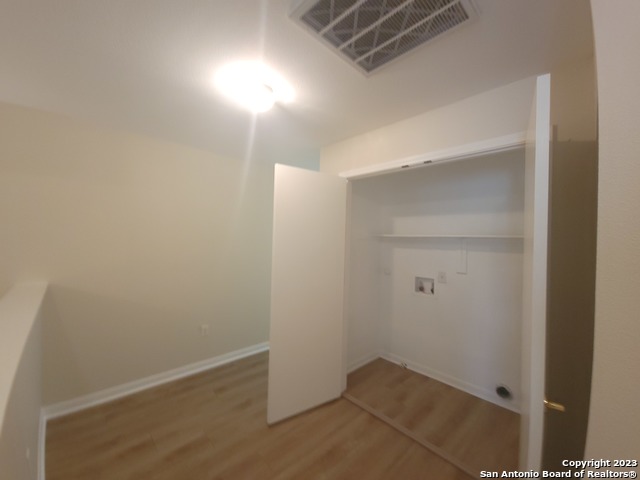 Listing photo id 11 for 10527 Hunters Pond