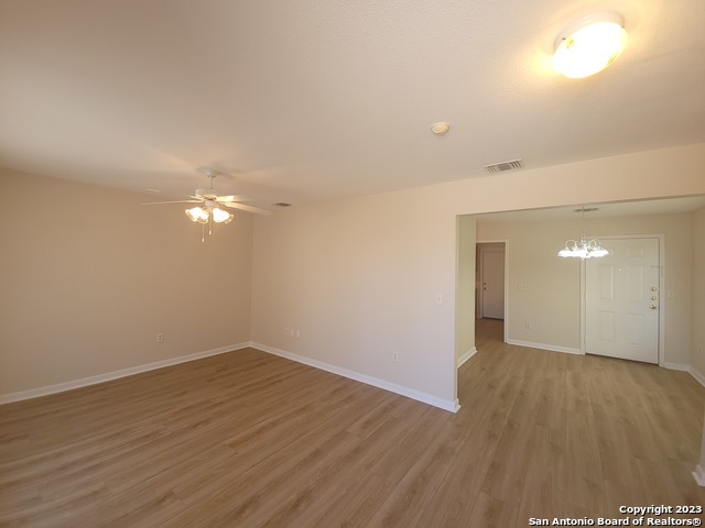 Listing photo id 0 for 10527 Hunters Pond