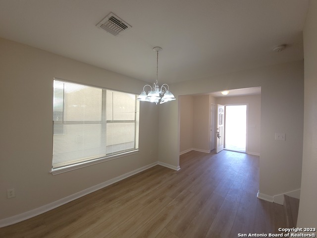 Listing photo id 3 for 10527 Hunters Pond