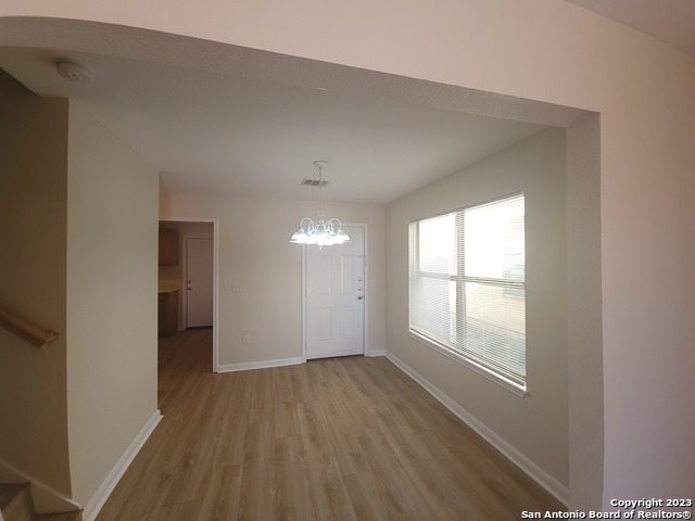 Listing photo id 4 for 10527 Hunters Pond