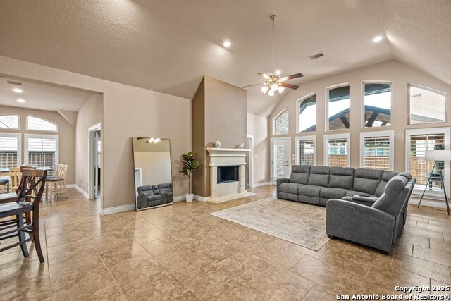 Image 10 of 47 For 2614 Melbourne