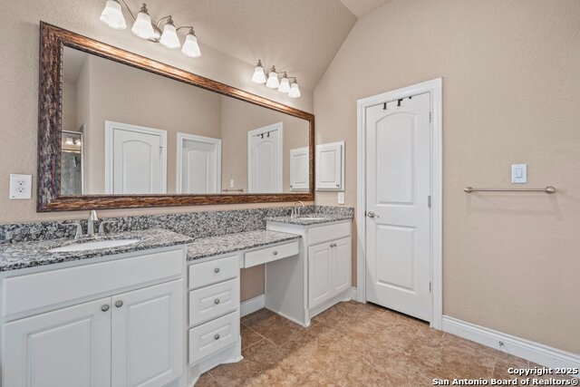 Image 27 of 47 For 2614 Melbourne