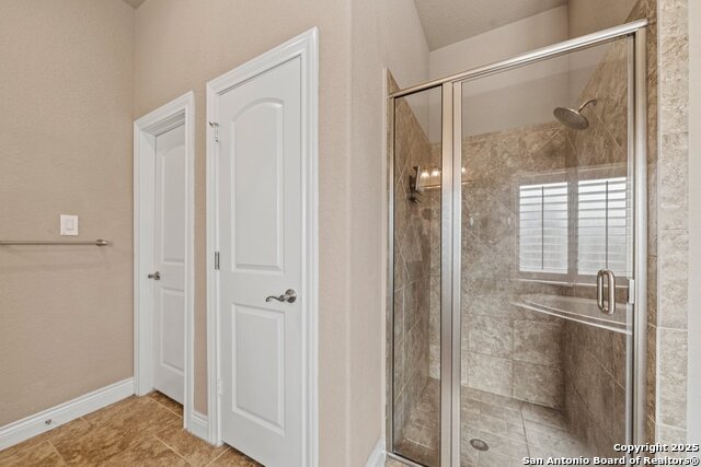 Image 28 of 47 For 2614 Melbourne