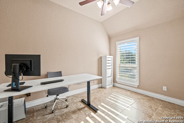 Image 33 of 47 For 2614 Melbourne