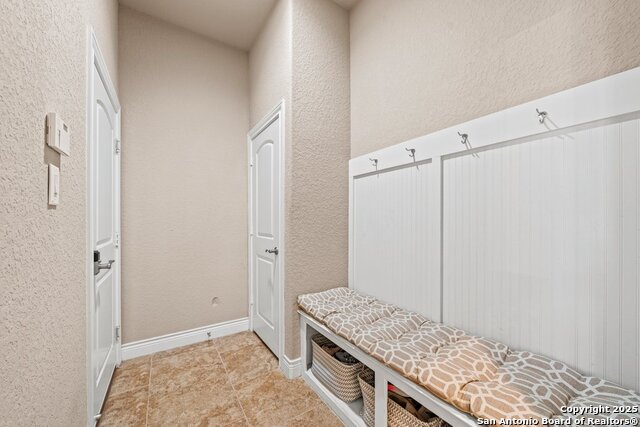 Image 38 of 47 For 2614 Melbourne