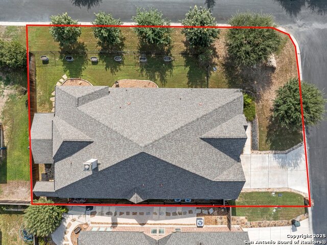 Image 45 of 47 For 2614 Melbourne