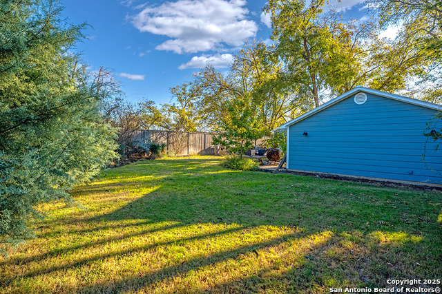 Image 10 of 37 For 206 W Burbank