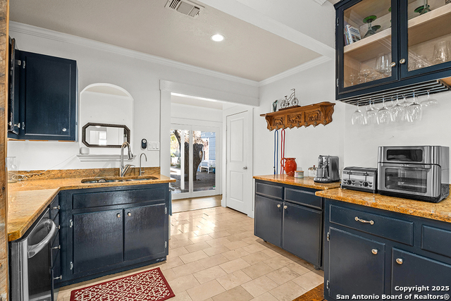 Image 13 of 37 For 206 W Burbank