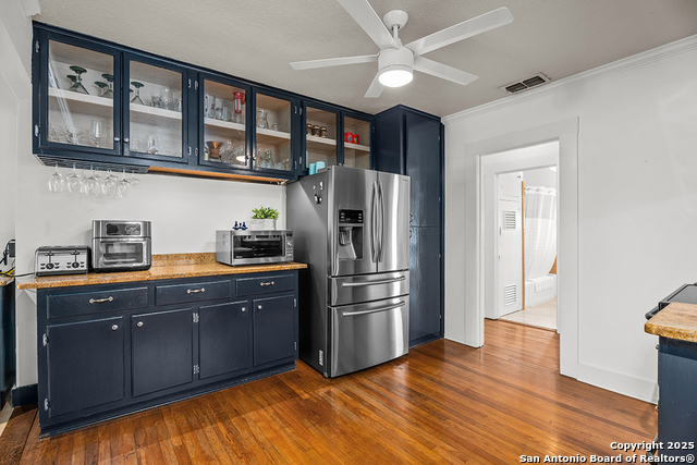 Image 14 of 37 For 206 W Burbank