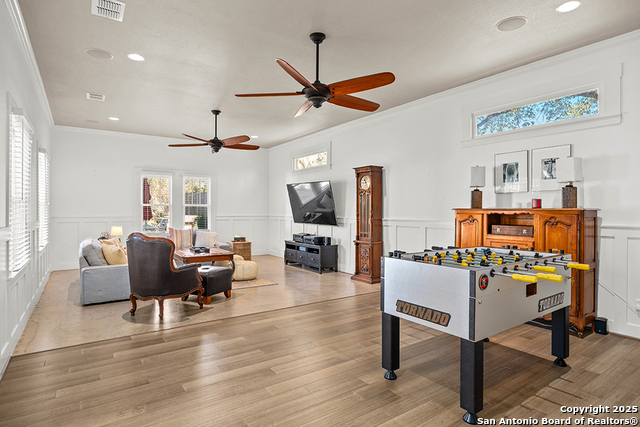 Image 17 of 37 For 206 W Burbank