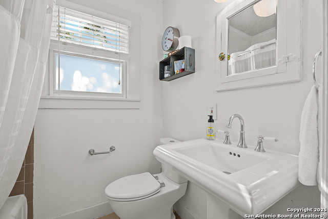 Image 36 of 37 For 206 W Burbank