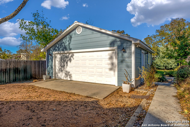 Image 37 of 37 For 206 W Burbank