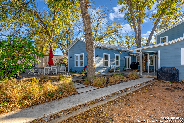 Image 7 of 37 For 206 W Burbank