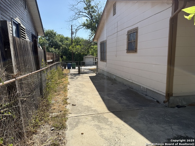 Image 16 of 17 For 2211 Nopal St