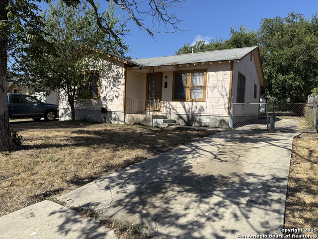 Image 2 of 17 For 2211 Nopal St
