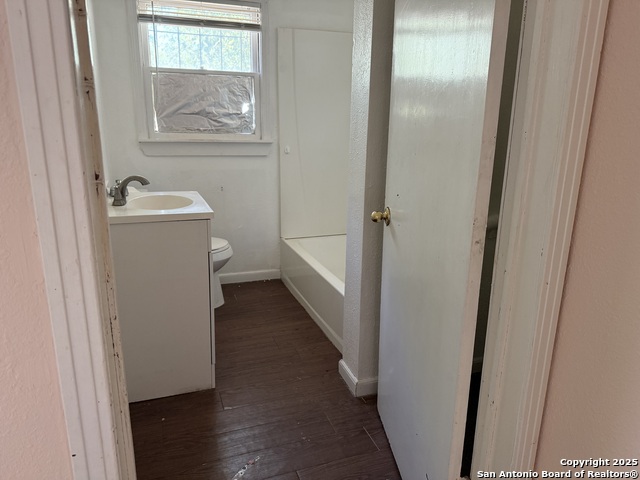 Image 7 of 17 For 2211 Nopal St