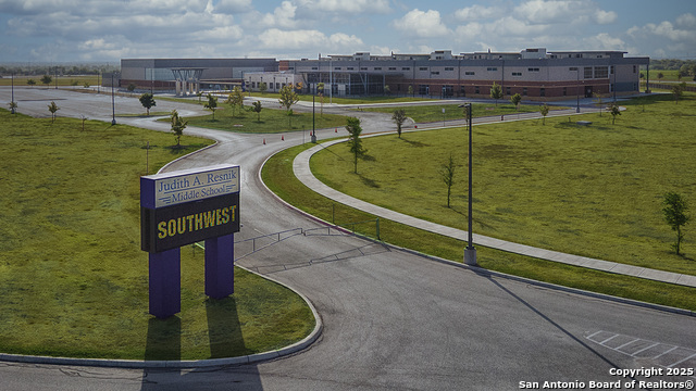 Image 11 of 12 For 10735 Saleh Corner