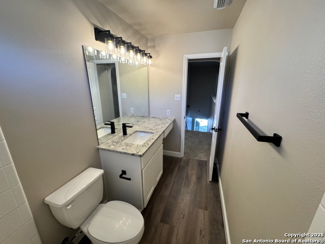 Image 11 of 25 For 15203 Preston Pass Dr